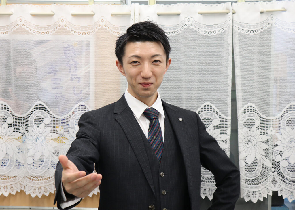 <span class="section_name">新松戸校 教頭 保健体育科</span>斉藤 竜一<span class="resize">先生</span>