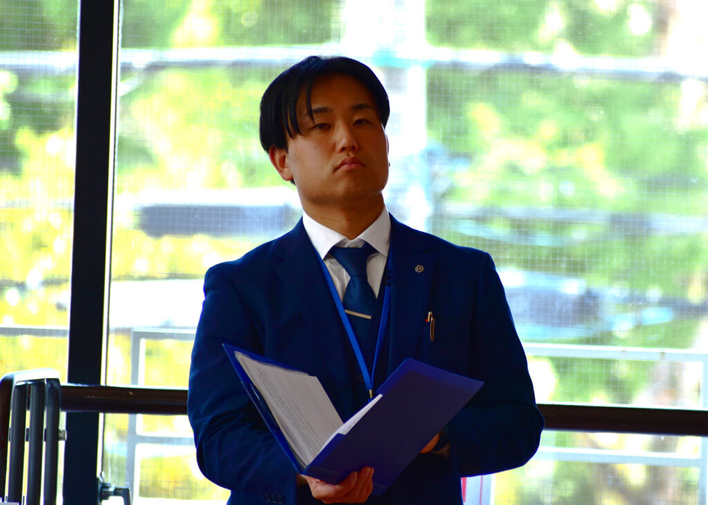 <span class="section_name">新松戸校 2学年担任 保健体育科</span>安齋 司<span class="resize">先生</span>