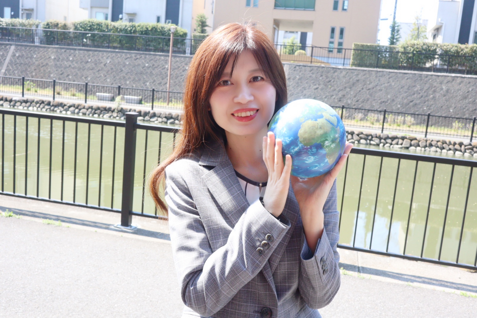 <span class="section_name">新越谷校 地歴公民科</span>竹森 奈津美<span class="resize">先生</span>