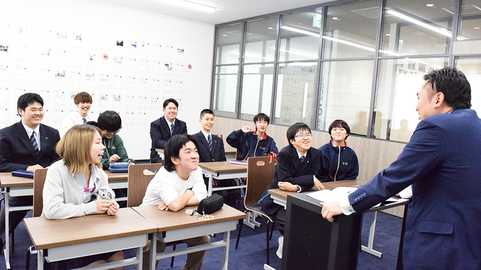 専任［正社員］の1日 授業