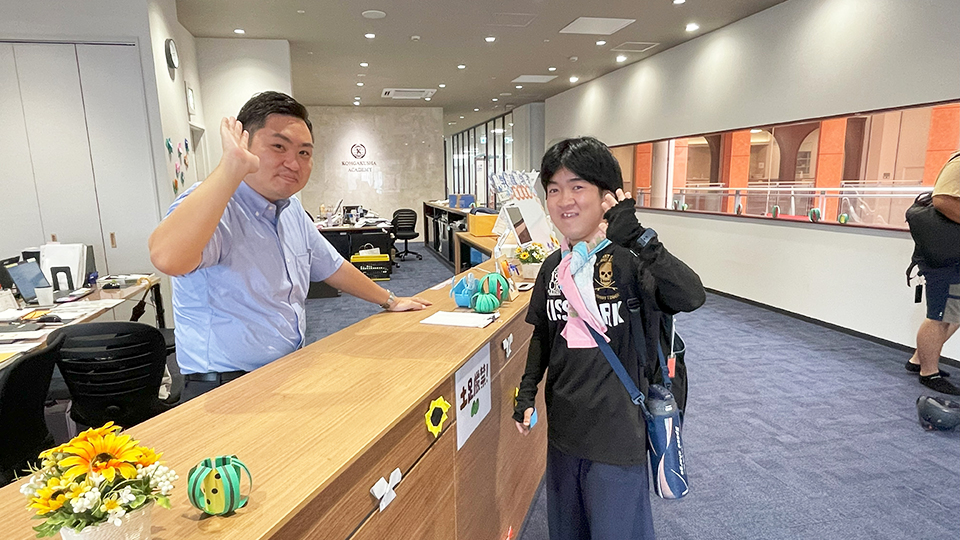 専任［正社員］の1日 生徒完全下校